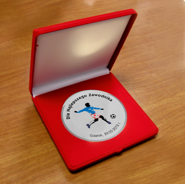 ozdobne etui okolicznościowe z paterą srebrną, etui: 15x15, średnica patery: ø11 puchary statuetki medale